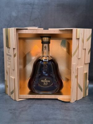 Hennessy X.O – NBA Collector's Edition ('The Spirit of the NBA' Wooden Box)